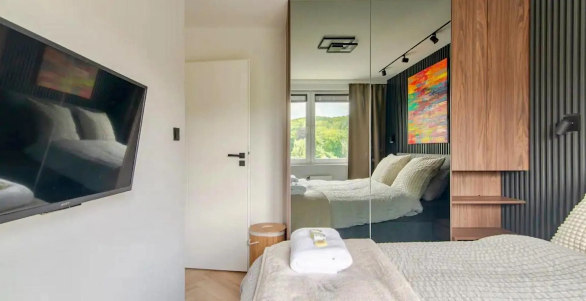 Sunny 2 Bedroom Apartment, Free Parking, High Speed Internet Gdansk Poland