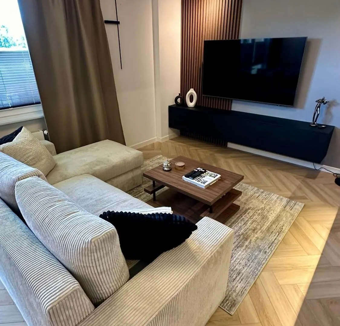 Sunny 2 Bedroom Apartment, Free Parking, High Speed Internet Gdansk